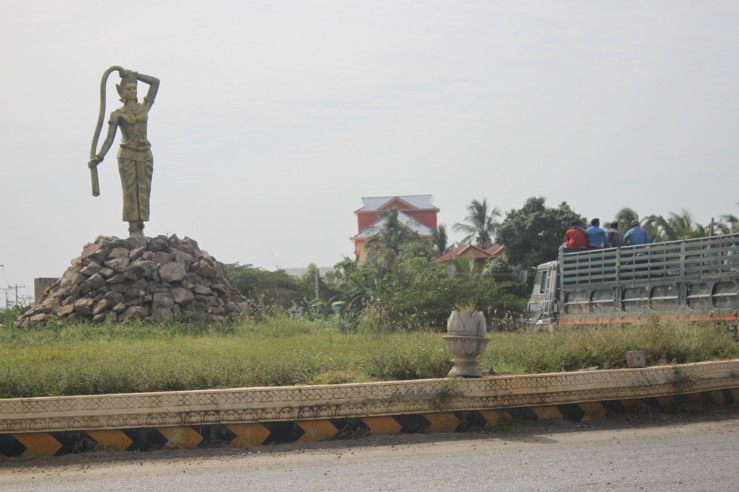 battambang_statue